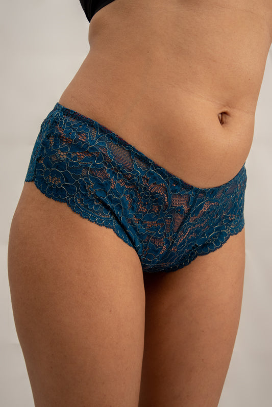 Snug Lace