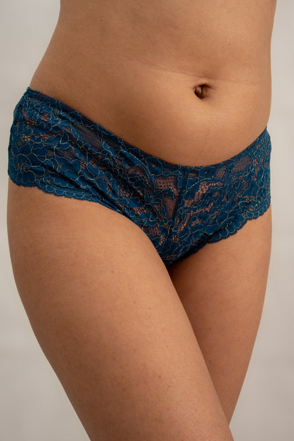 Snug Lace